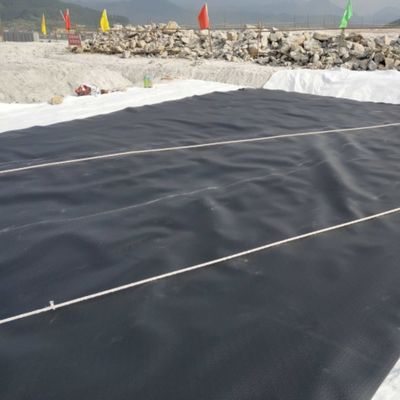 50-200m comprimento Geomembrana HDPE durável em preto para tanques de armazenamento de água e lagoas de peixes
