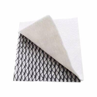Geonet de drenagem composta com geotextil no meio espessura 8 mm preto branco largura 4 m
