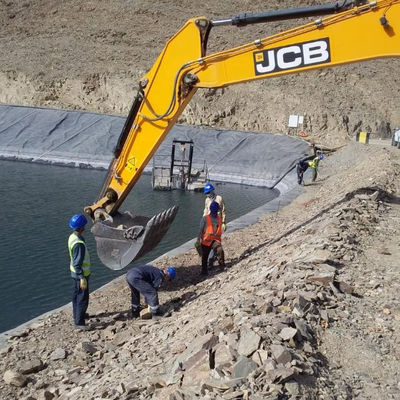 1.5mm Geomembrana de HDPE Impermeável 1m-8m Largura para tanque de estação de água