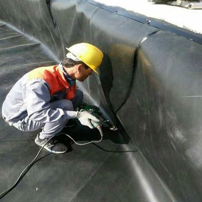 Geomembrana suave de HDPE Liner de lago 0.2mm-2mm comprimento 50-200m para proteção ambiental
