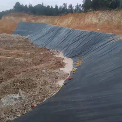 Revestimentos de barragem de plástico à prova d'água 1 mm HDPE Geomembrana Revestimento de lago 2 mm 500 Microns Lago de peixe