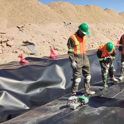 comprimento comprido 0,2-2,5 mm geomembrana HDPE piscinas de piscicultura de lago Liner com 0,940 g/cm3 densidade