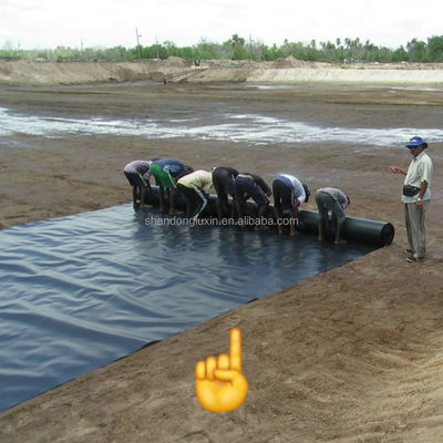 Geomembranas lisas para proteção de encostas em aterros sanitários pré-fabricados