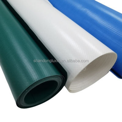 Tela de PVC resistente ao sol 500D*200D Número de fios para cobrir artigos agrícolas