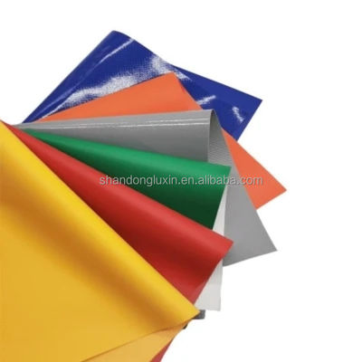 Tela de PVC resistente ao sol 500D*200D Número de fios para cobrir artigos agrícolas