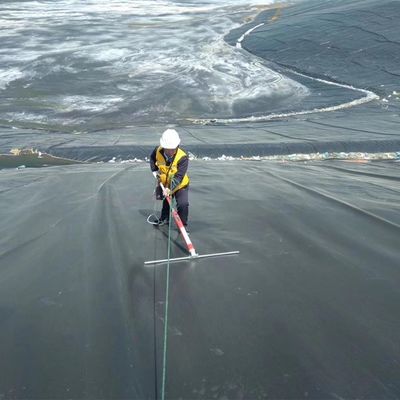 ASTM GRI-GM13 Geomembrana de HDPE de 1 mm padrão para aplicações em lagoas de peixes e aterros sanitários