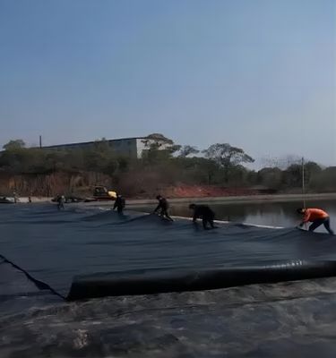 Geomembrana lisa pré-fabricada Geomembrana texturizada de 2 mm para o projeto impermeável de HDPE